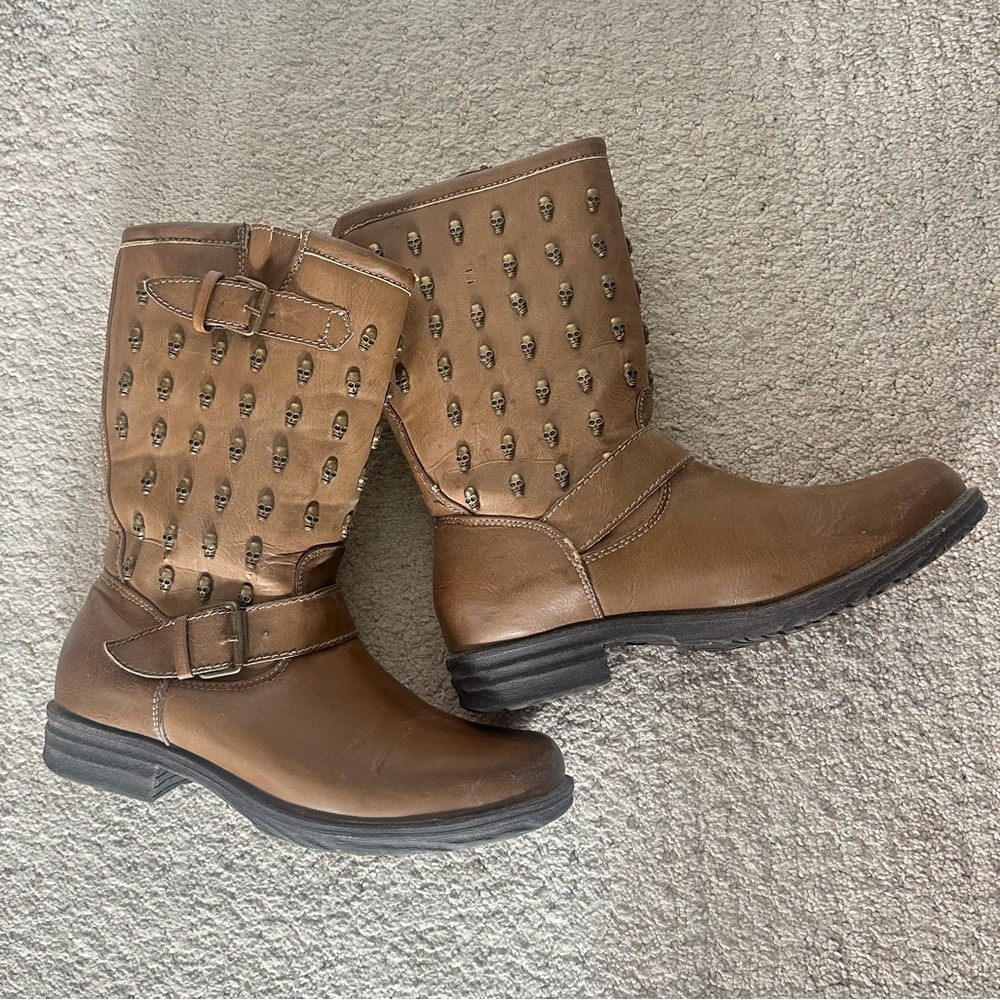 Rebels brown leather skull studded boots 6.5